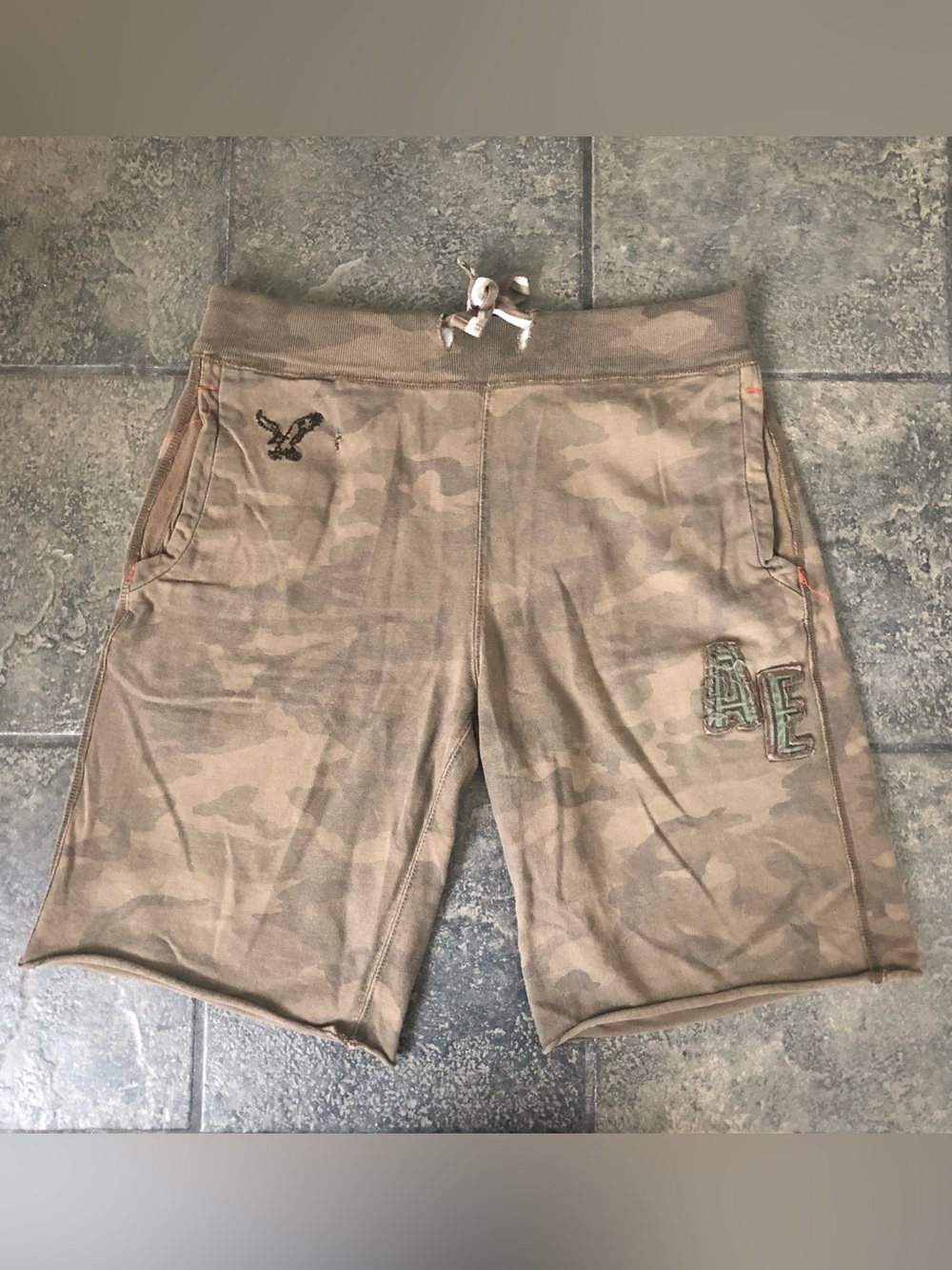 Vintage American Eagle Outfitters Camo Patched Short Size Men’s Medium